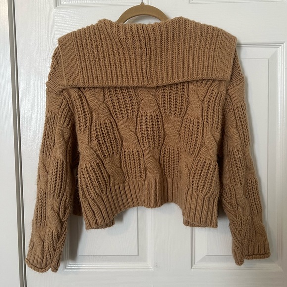 Universal Thread Sweater - Picture 4 of 6